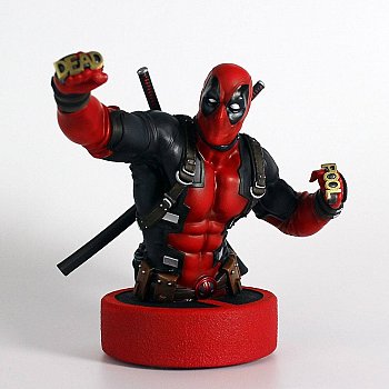 Marvel Bust 1/6 Deadpool 16 cm - MangaShop.ro