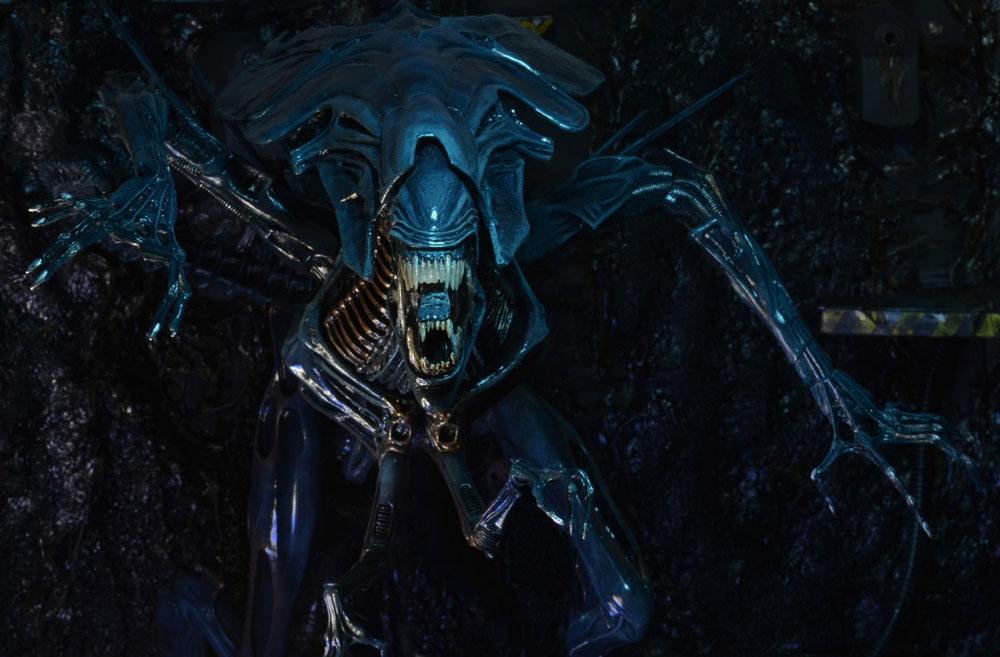 Aliens Ultra Deluxe Action Figure Xenomorph Queen 38 cm - MangaShop.ro