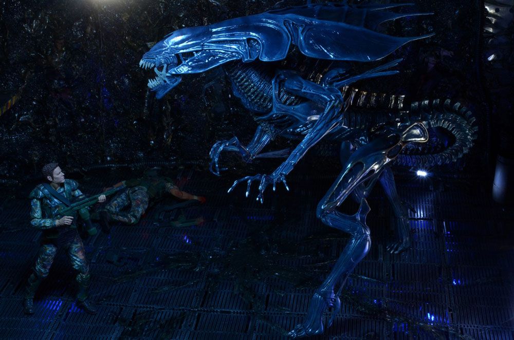 Aliens Ultra Deluxe Action Figure Xenomorph Queen 38 cm - MangaShop.ro