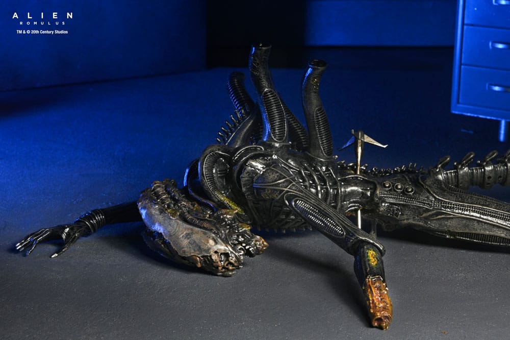 Alien: Romulus Action Figure Deluxe Suspended Lab Xenomorph XX121 18 cm - MangaShop.ro