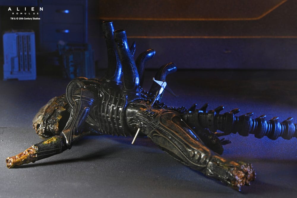 Alien: Romulus Action Figure Deluxe Suspended Lab Xenomorph XX121 18 cm - MangaShop.ro