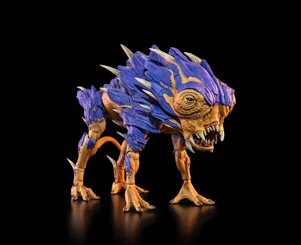 Cosmic Legions: OxKrewe Book One Thraxxon Action Figure Lowland Scapeback (Deluxe Creature) - MangaShop.ro