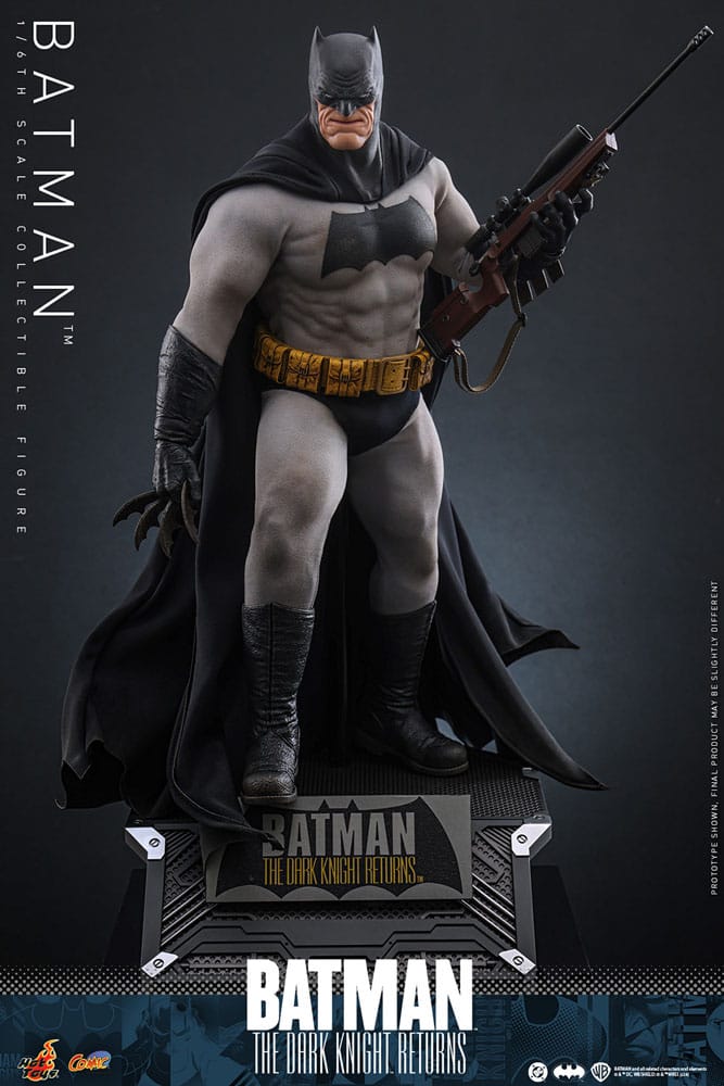 Batman: The Dark Knight Returns Comic Masterpiece Action Figure 1/6 Batman 32 cm - MangaShop.ro