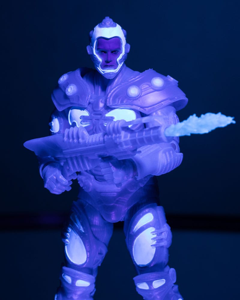 Batman & Robin DC Multiverse Action Figure Mr. Freeze (Black Light Edition) (Gold Label) 18 cm - MangaShop.ro
