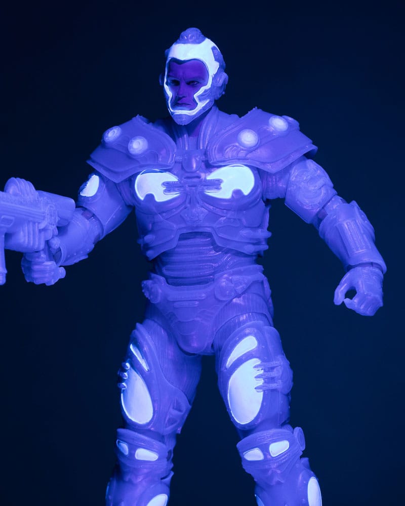 Batman & Robin DC Multiverse Action Figure Mr. Freeze (Black Light Edition) (Gold Label) 18 cm - MangaShop.ro