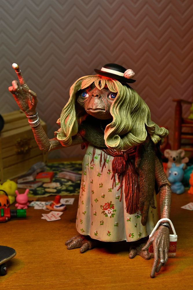 E.T. the Extra-Terrestrial Action Figure Ultimate Dress-Up E.T. 11 cm - MangaShop.ro