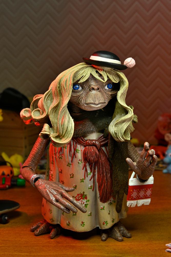 E.T. the Extra-Terrestrial Action Figure Ultimate Dress-Up E.T. 11 cm - MangaShop.ro