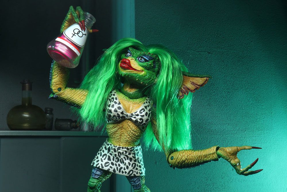 Gremlins 2 Ultimate Action Figure Greta 15 cm - MangaShop.ro