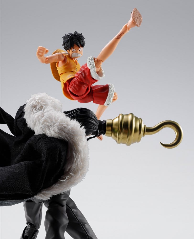 One Piece S.H.Figuarts Action Figure Sir Crocodile -Marineford- 18 cm - MangaShop.ro
