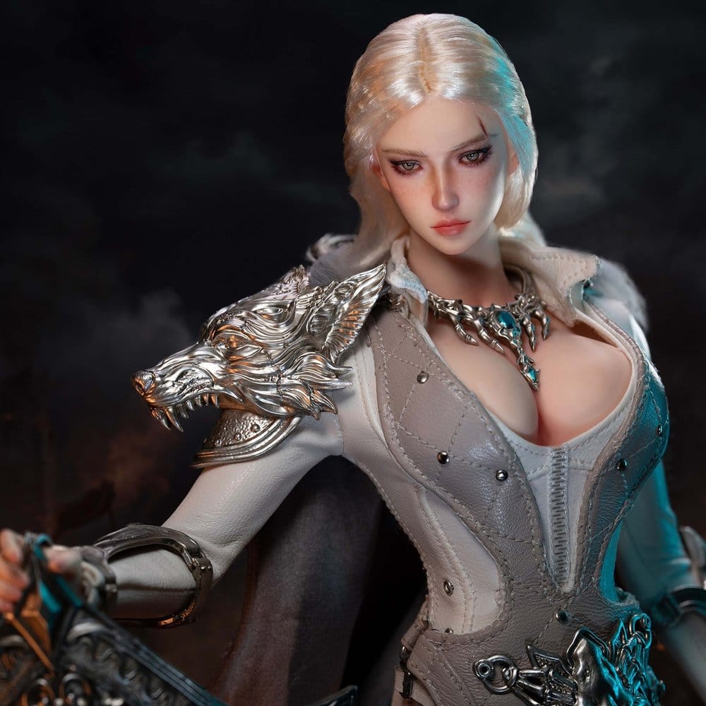 The Girl Under Wolf's Ward Action Figure 1/6 Alina (Silver) 30 cm - MangaShop.ro