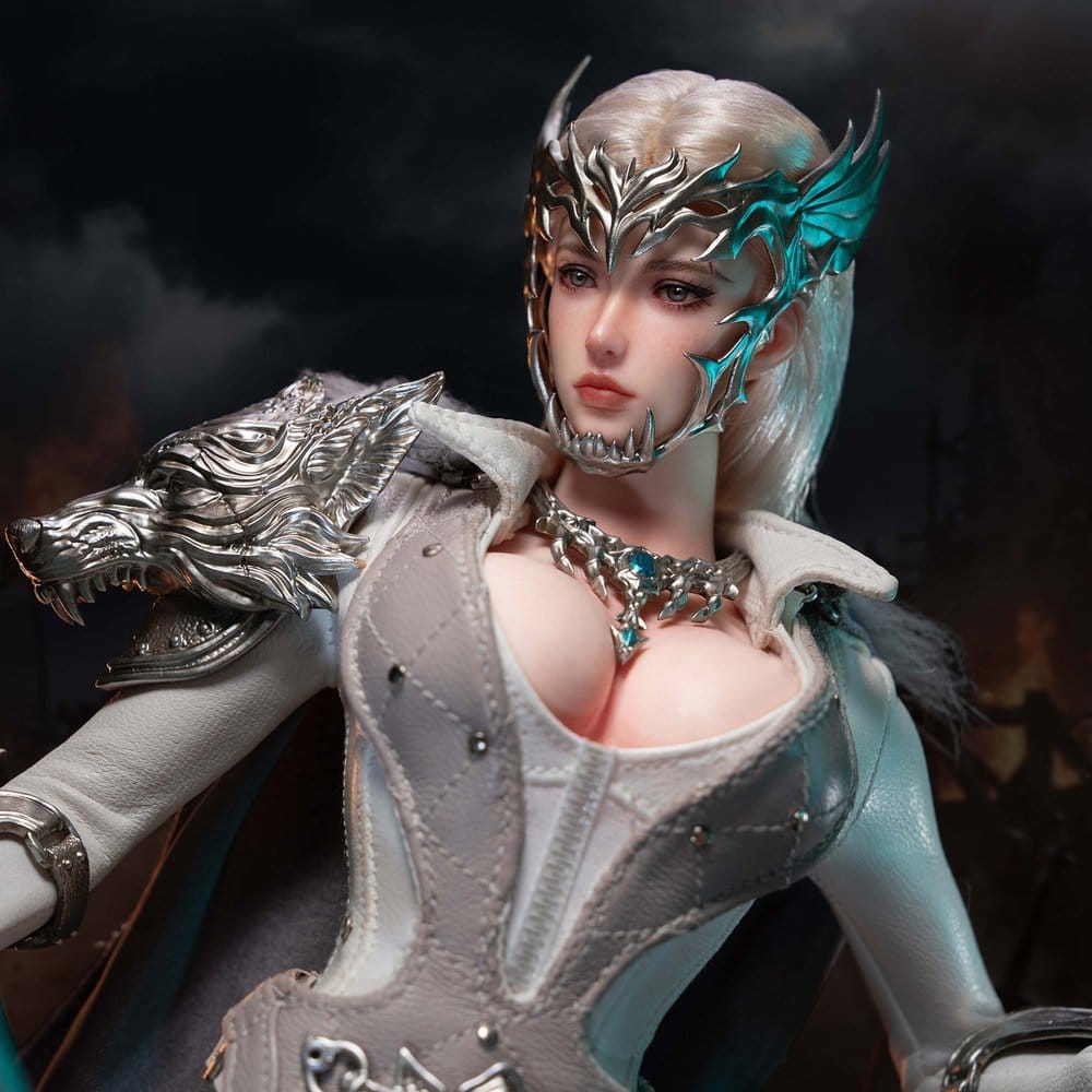 The Girl Under Wolf's Ward Action Figure 1/6 Alina (Silver) 30 cm - MangaShop.ro