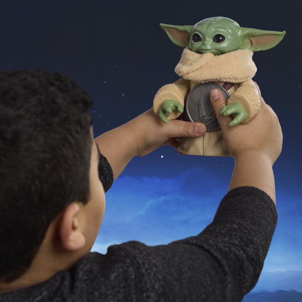 Star Wars: The Mandalorian & Grogu Electronic Action Figure Huggin' Grogu & Anzellan 17 cm - MangaShop.ro