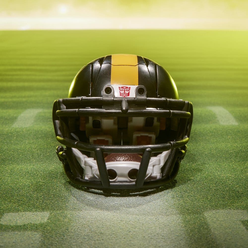 Transformers x NFL Action Figure Pittsburgh Steelers: Steelsmash 14 cm - MangaShop.ro