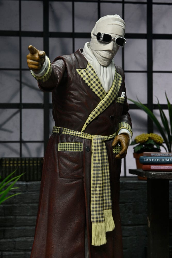 Universal Monsters Action Figure Ultimate Invisible Man (Kemp House) (Color) 18 cm - MangaShop.ro