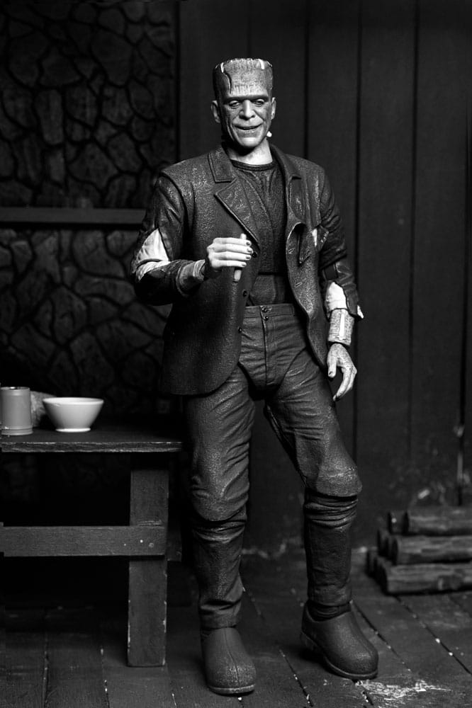 Universal Monsters Action Figure Ultimate Frankenstein's Monster (Bride of Frankenstein) (B&W) 18 cm - MangaShop.ro