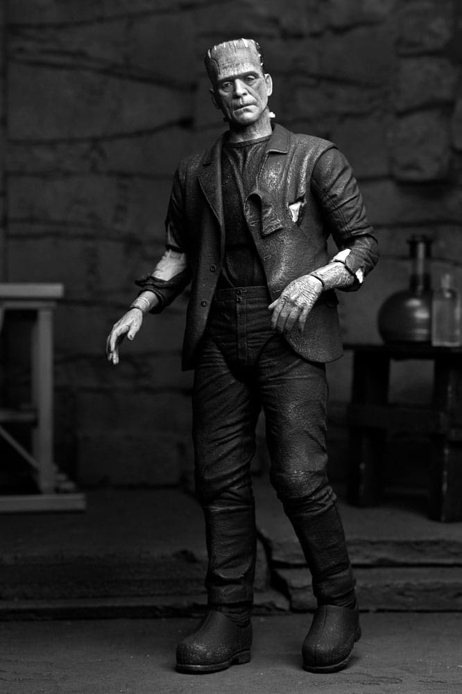 Universal Monsters Action Figure Ultimate Frankenstein's Monster (Bride of Frankenstein) (B&W) 18 cm - MangaShop.ro