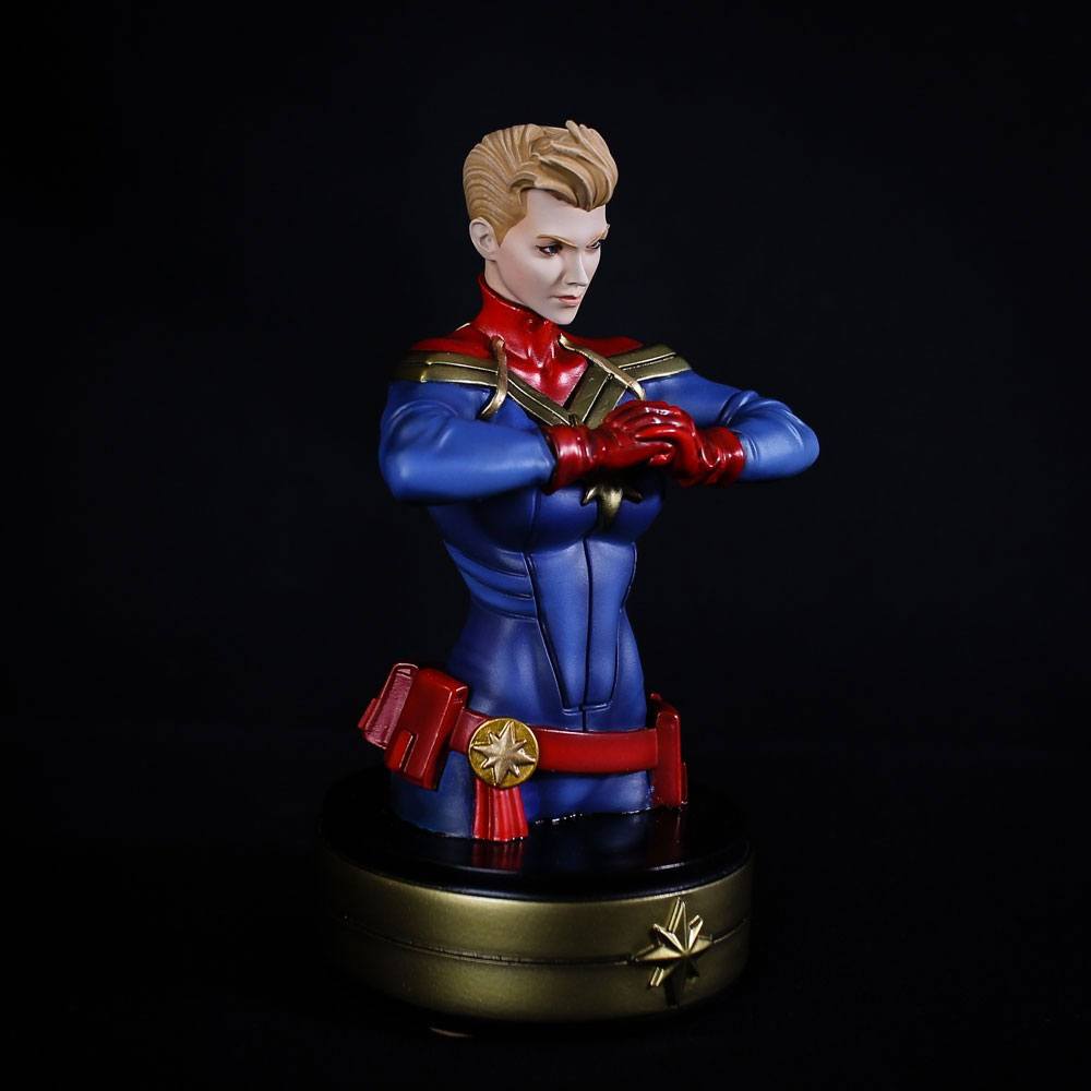 Captain Marvel Bust Captain Marvel 20 cm - MangaShop.ro