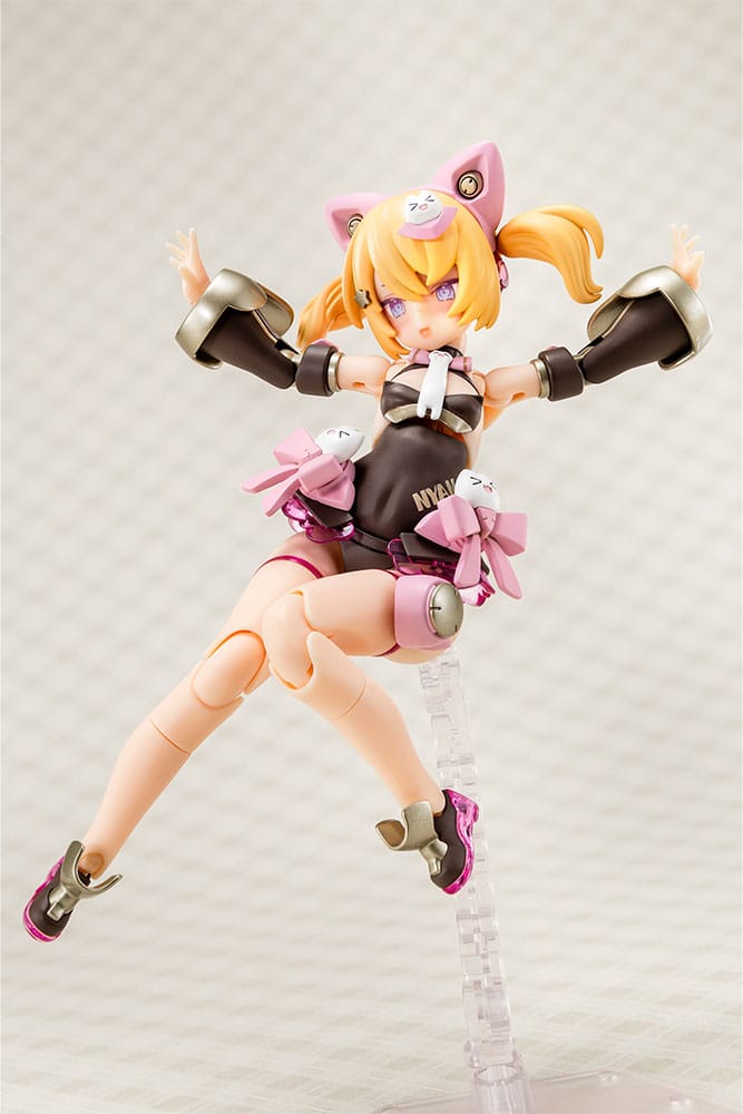 Megami Device Plastic Model Kit 1/1 Puni Mofu Kuro Mao 14 cm - MangaShop.ro