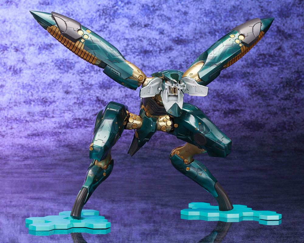 Metal Gear Solid 4 Plastic Model Kit 1/100 Metal Gear Ray 21 cm - MangaShop.ro