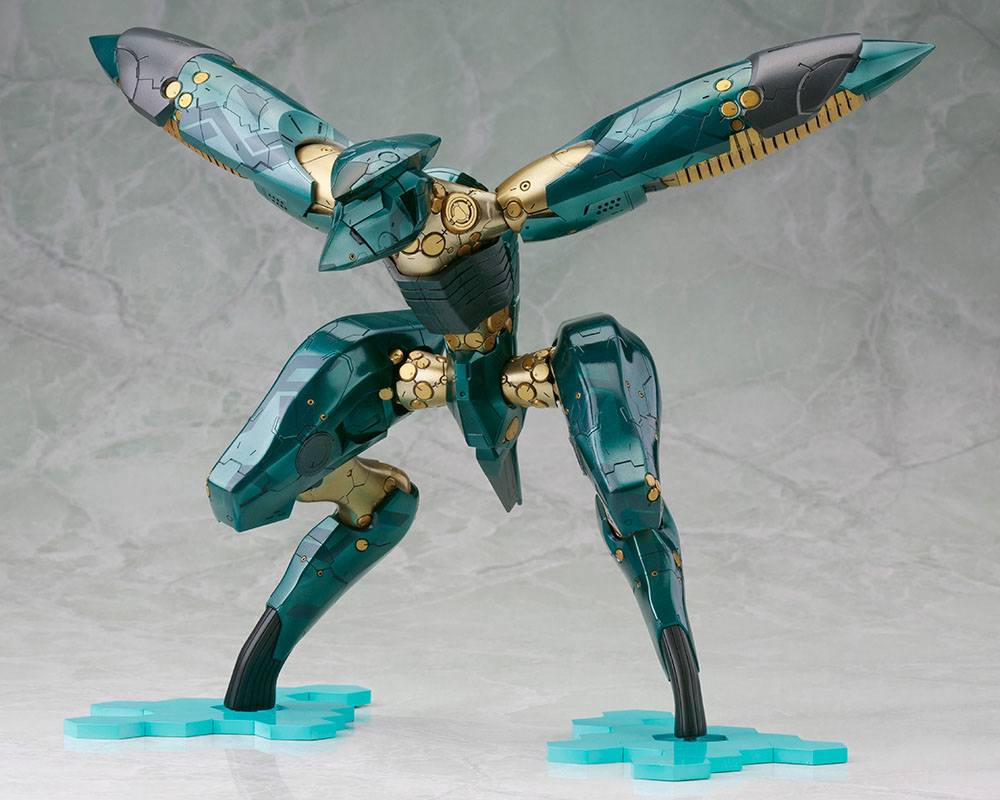 Metal Gear Solid 4 Plastic Model Kit 1/100 Metal Gear Ray 21 cm - MangaShop.ro