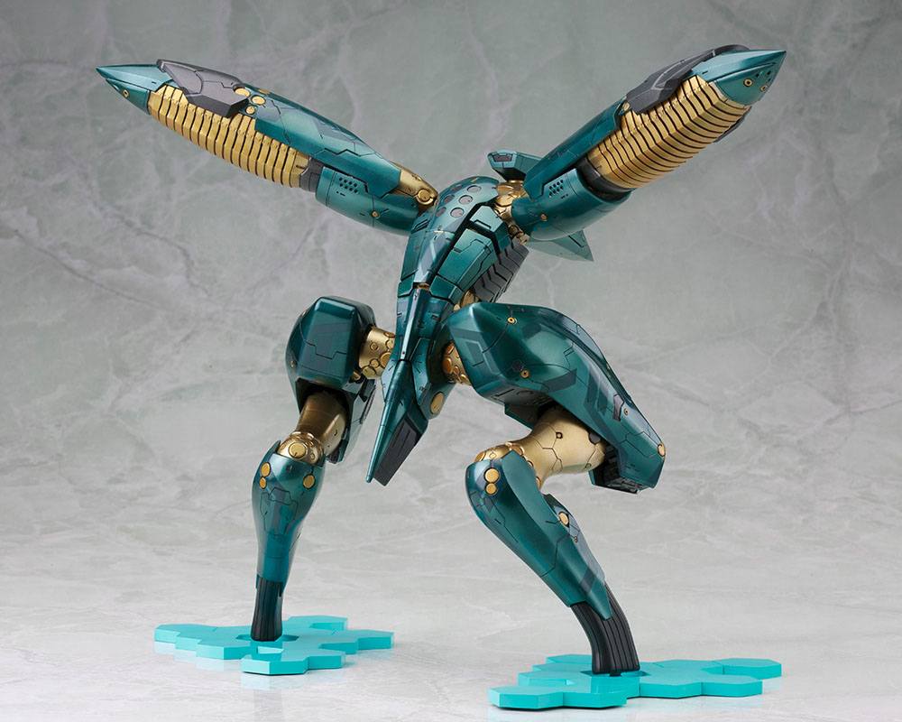 Metal Gear Solid 4 Plastic Model Kit 1/100 Metal Gear Ray 21 cm - MangaShop.ro