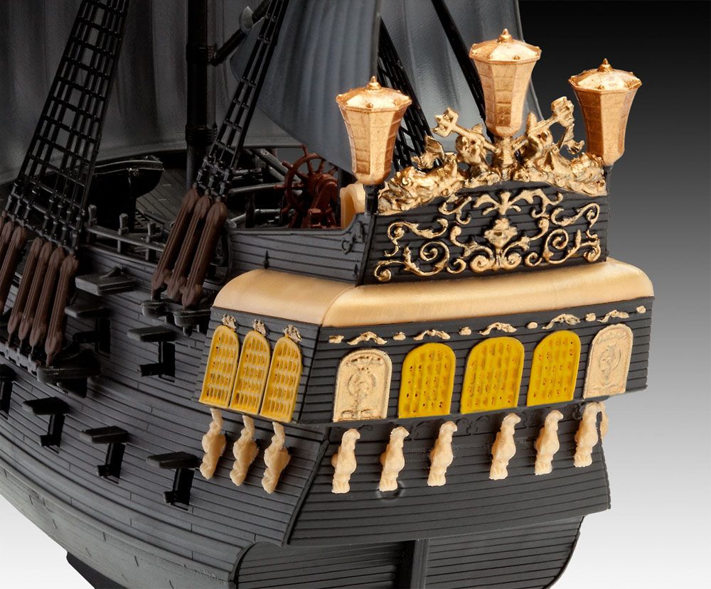 Pirates of the Caribbean Dead Men Tell No Tales Easy-Click Model Kit 1/150 Black Pearl 26 cm - MangaShop.ro