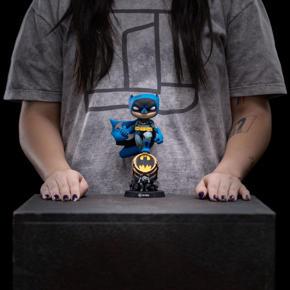 Batman Mini Co. PVC Figure Batman on Bat-Signal (Blue Variant) 15 cm - MangaShop.ro