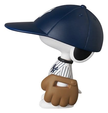 MLB × Peanuts UDF PVC Figure New York Yankees Snoopy 7 cm - MangaShop.ro