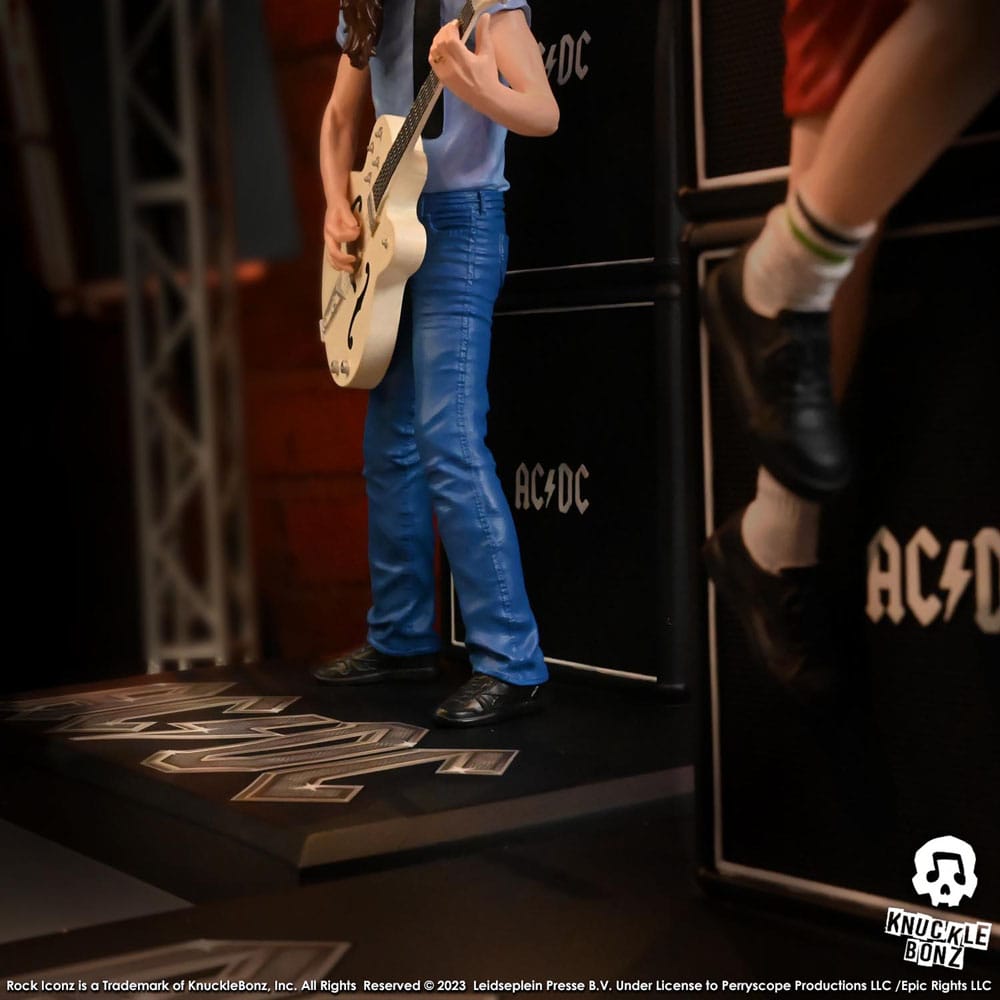 AC/DC Rock Iconz Statue Malcolm Young II 23 cm - MangaShop.ro