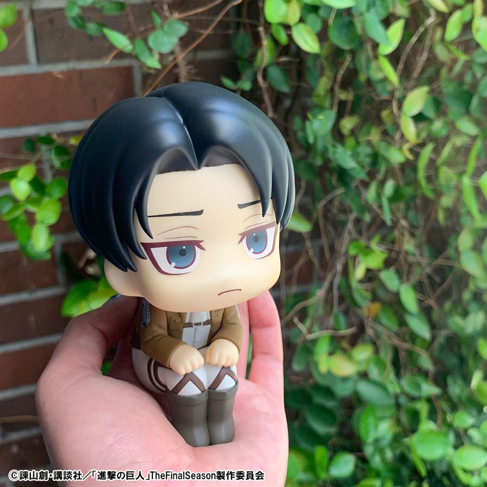 Attack on Titan Look Up PVC Statue Levi 11 cm - MangaShop.ro