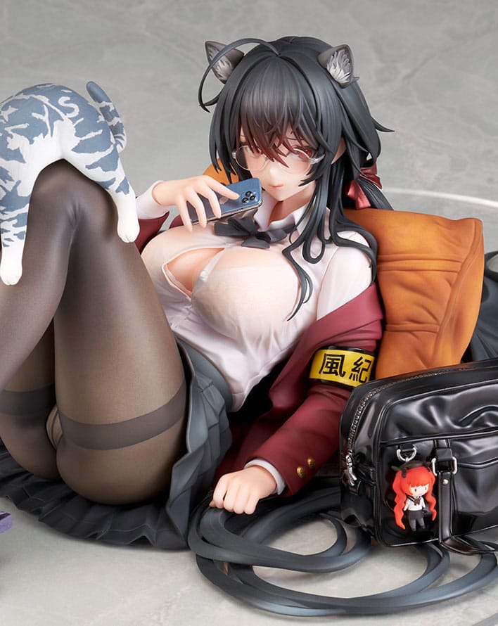 Azur Lane PVC Statue 1/7 Taiho Sweet Time After School Ver. 32 cm - MangaShop.ro