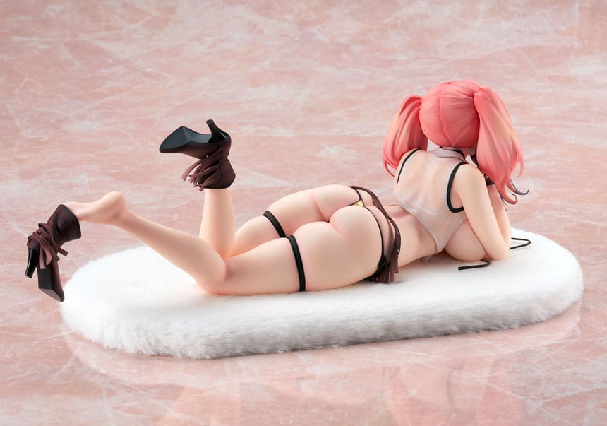 Azur Lane PVC Statue 1/7 Bremerton Hugging Pillow Ver. 10 cm - MangaShop.ro