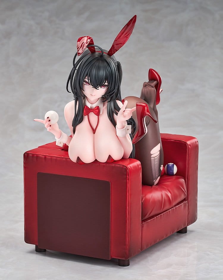 Azur Lane PVC Figure 1/7 Taihou: Fun on the Baize - Illustration Ver. 22 cm - MangaShop.ro