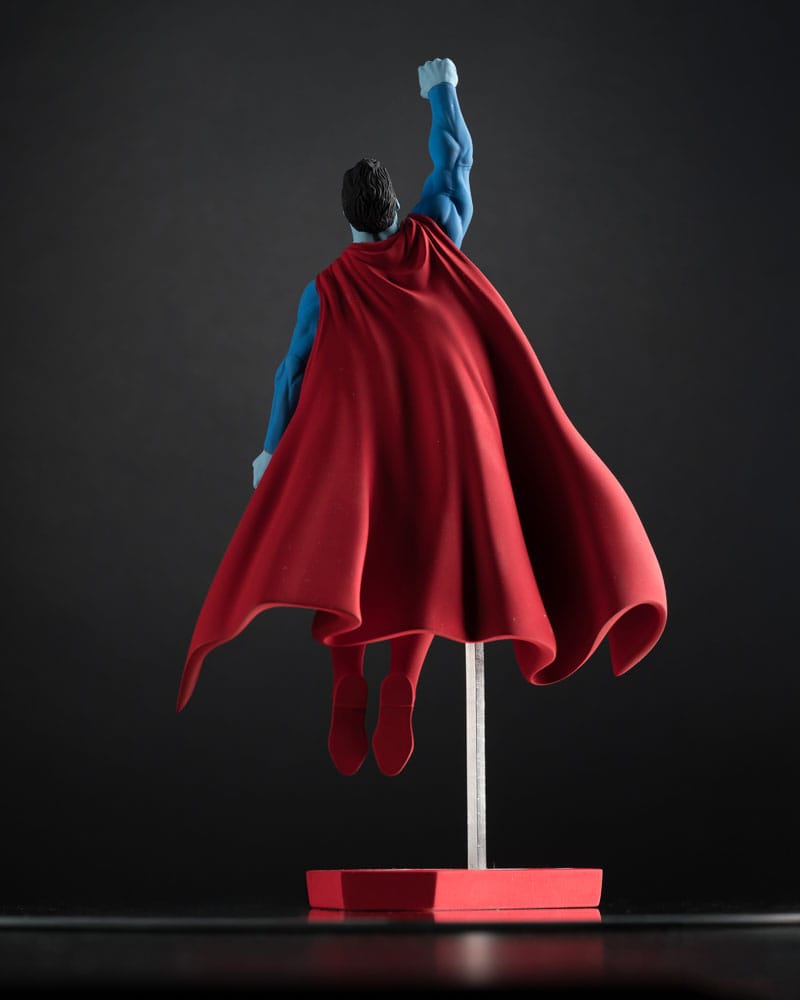DC Direct Statue 1/10 Superman Red and Blue: Superman by Gary Frank Limited Edition 26 cm - MangaShop.ro