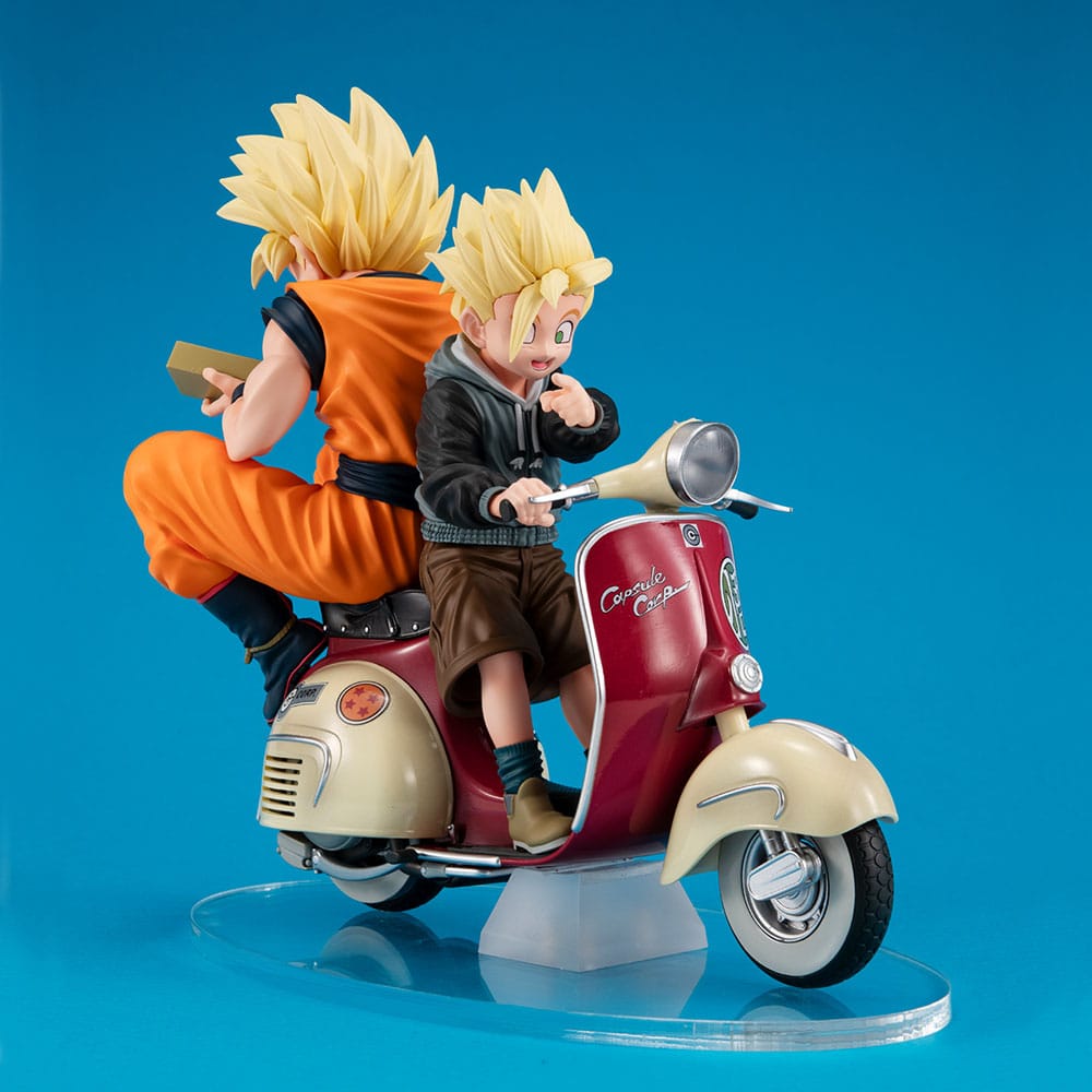 Dragonball Z 05 Desktop Real McCoy PVC Diorama Super Saiyan Son Goku & Super Saiyan Son Gohan & Motorbike 16 cm - MangaShop.ro