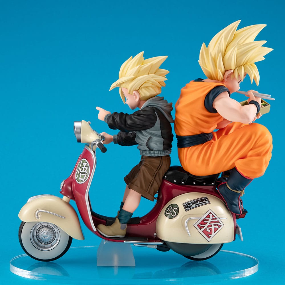 Dragonball Z 05 Desktop Real McCoy PVC Diorama Super Saiyan Son Goku & Super Saiyan Son Gohan & Motorbike 16 cm - MangaShop.ro