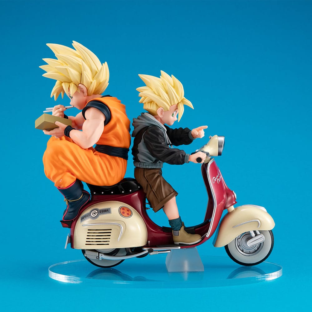 Dragonball Z 05 Desktop Real McCoy PVC Diorama Super Saiyan Son Goku & Super Saiyan Son Gohan & Motorbike 16 cm - MangaShop.ro