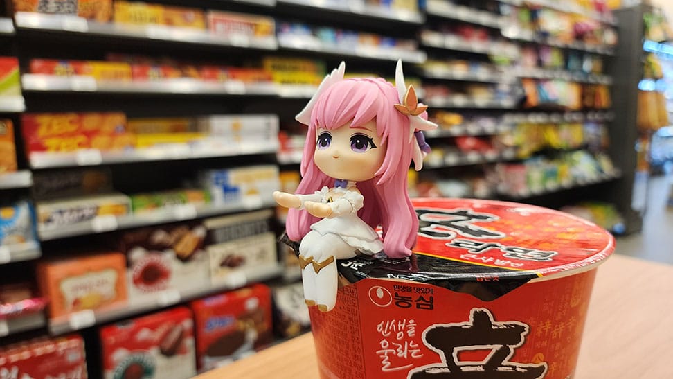 Goddess of Victory: Nikke Cup Noodle Holder PVC Statue Dorothy 9 cm - MangaShop.ro