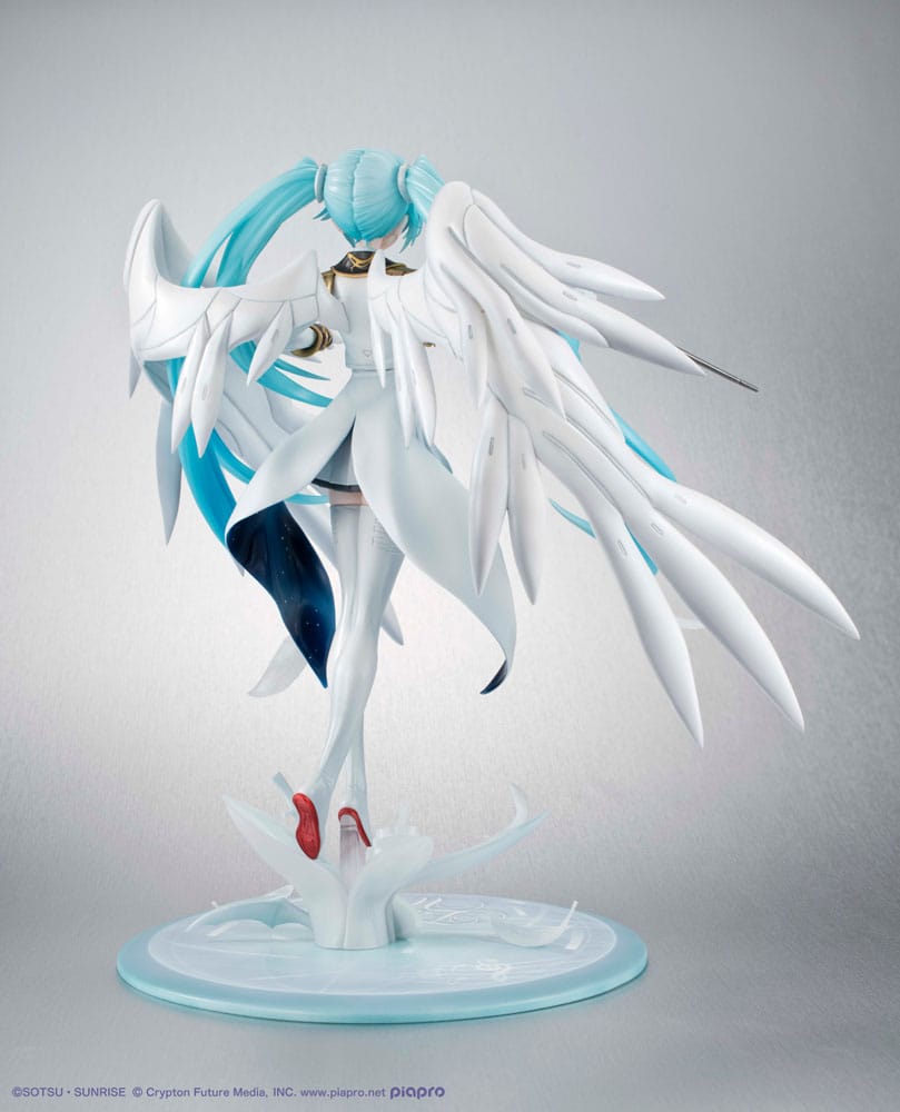 Mobile Suit Gundam x Hatsune Miku Lucrea PVC Statue Hatsune Miku x Wing Gundam Zero EW 45th Anniversary 27 cm - MangaShop.ro