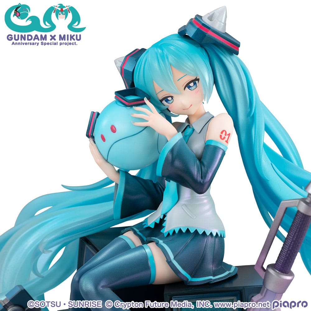 Mobile Suit Gundam x Hatsune Miku Lucrea PVC Statue Hatsune Miku x OO Gundam 45th Anniversary 17 cm - MangaShop.ro