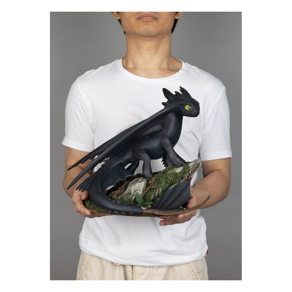 Dragons Master Craft Statue Standing Toothless 31 cm - MangaShop.ro