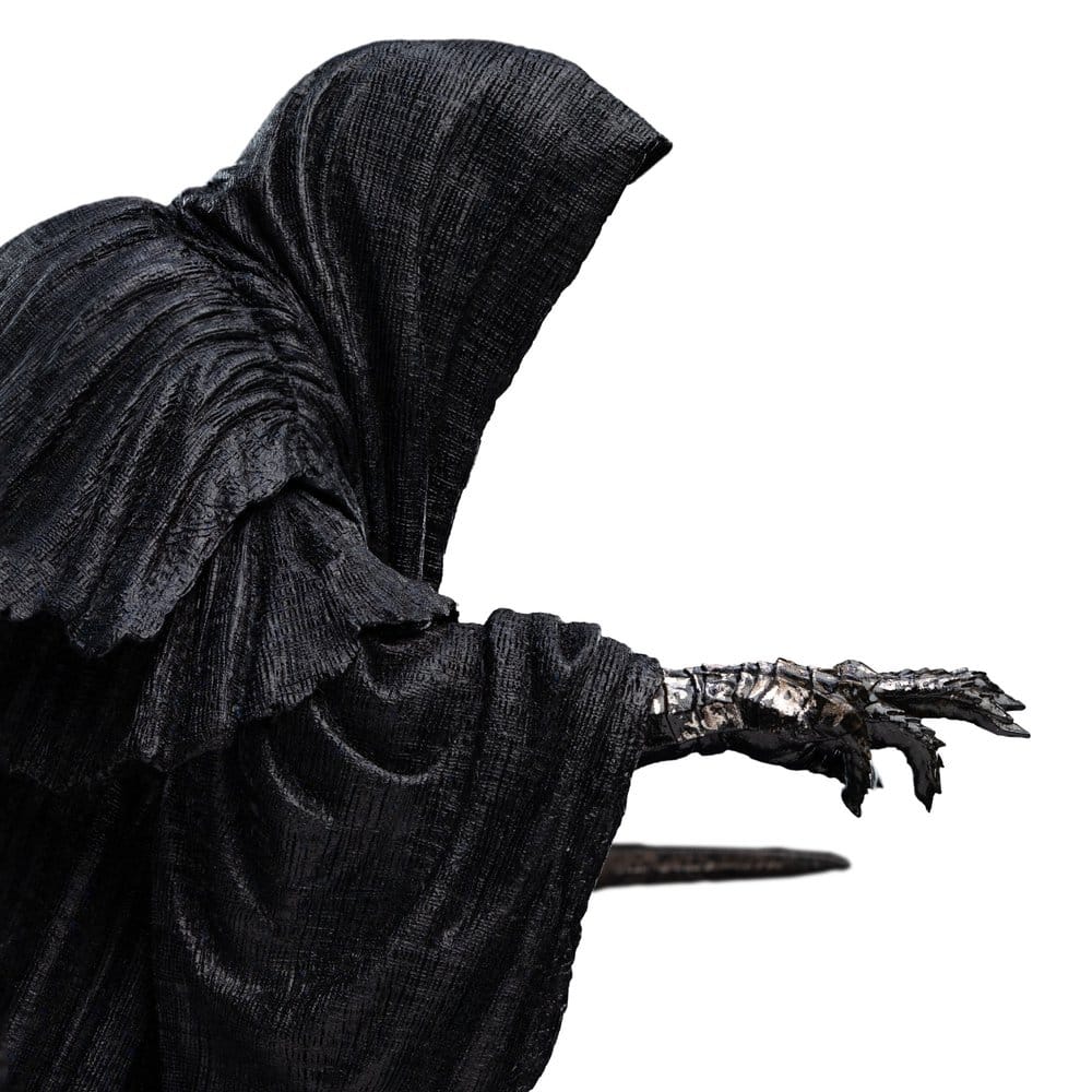 The Lord of the Rings Trilogy Mini Statue Ringwraith at the Prancing Pony 18 cm - MangaShop.ro