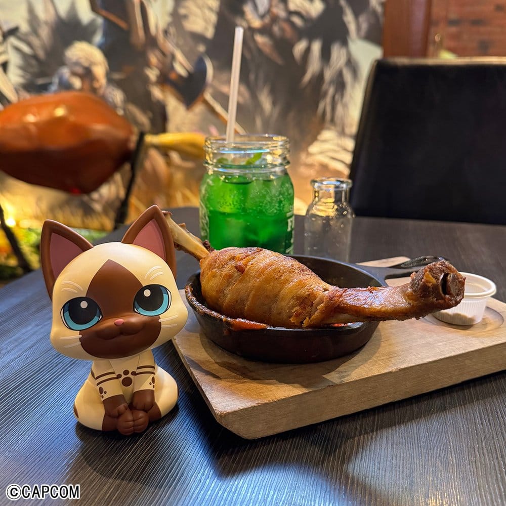 Monster Hunter Look Up PVC Figure Airou 11 cm - MangaShop.ro