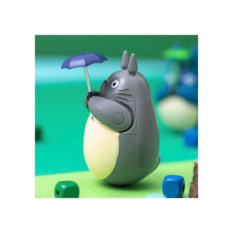 My Neighbor Totoro Round Bottomed Figurine Big Totoro with leaf 7 cm - MangaShop.ro