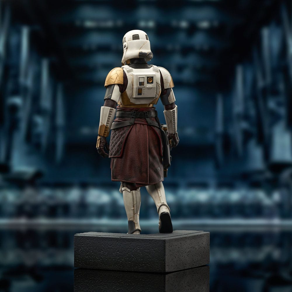 Star Wars: Ahsoka Premier Collection 1/7 Captain Enoch 28 cm - MangaShop.ro