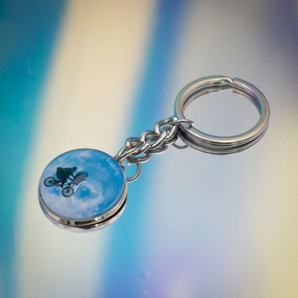 E.T. the Extra-Terrestrial Keychain Moon Limited Edition - MangaShop.ro