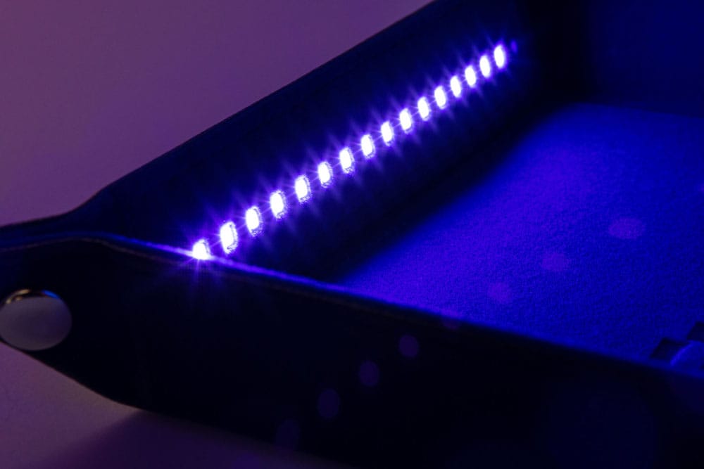 FanRoll Shadowlight Folding Blacklight Dice Tray Black - MangaShop.ro