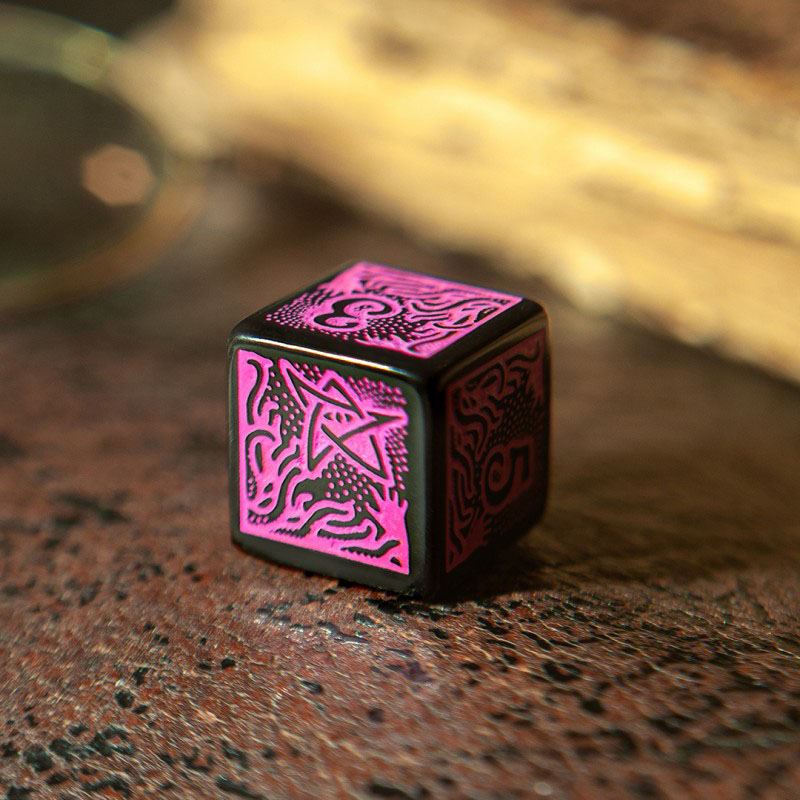 Call of Cthulhu 7th Edition Dice Set Black & Magenta (7) - MangaShop.ro