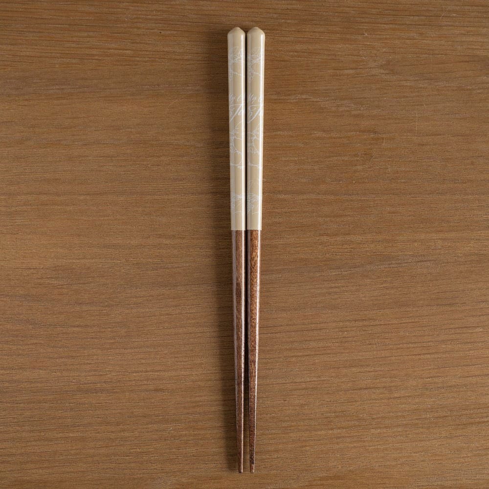 Studio Ghibli lacquered Chopsticks sketches My Neighbor Totoro brown 21 cm - MangaShop.ro