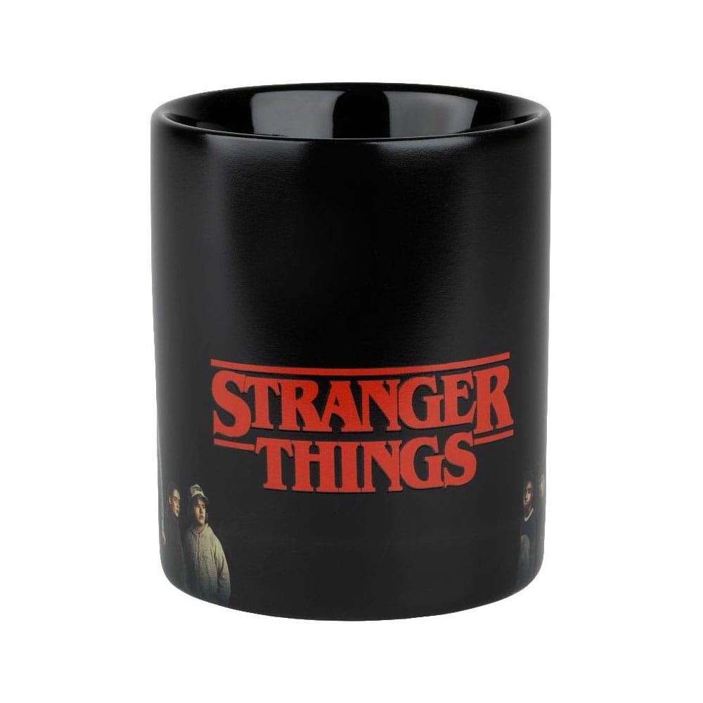 Stranger Things Heat Change Mug Team 320 ml - MangaShop.ro